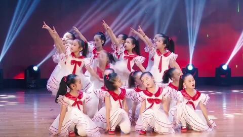 建党舞蹈成人演出视频,共筑青春梦想——建党舞蹈成人演出精彩回顾